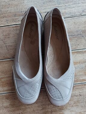 Auditions Women's Cream Perforated Comfort Flats